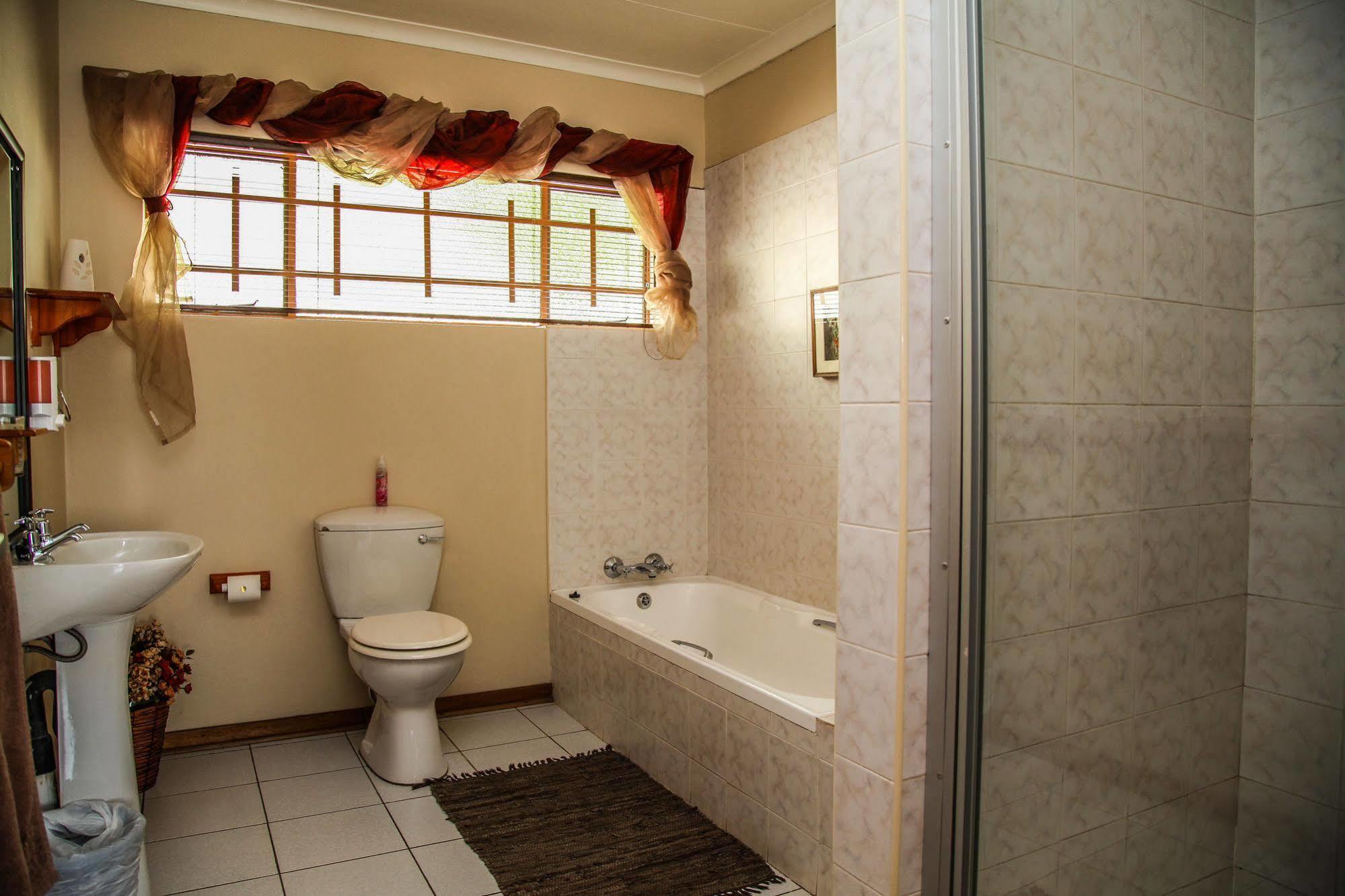 Aber Jetz Guesthouse Понгола Екстериор снимка
