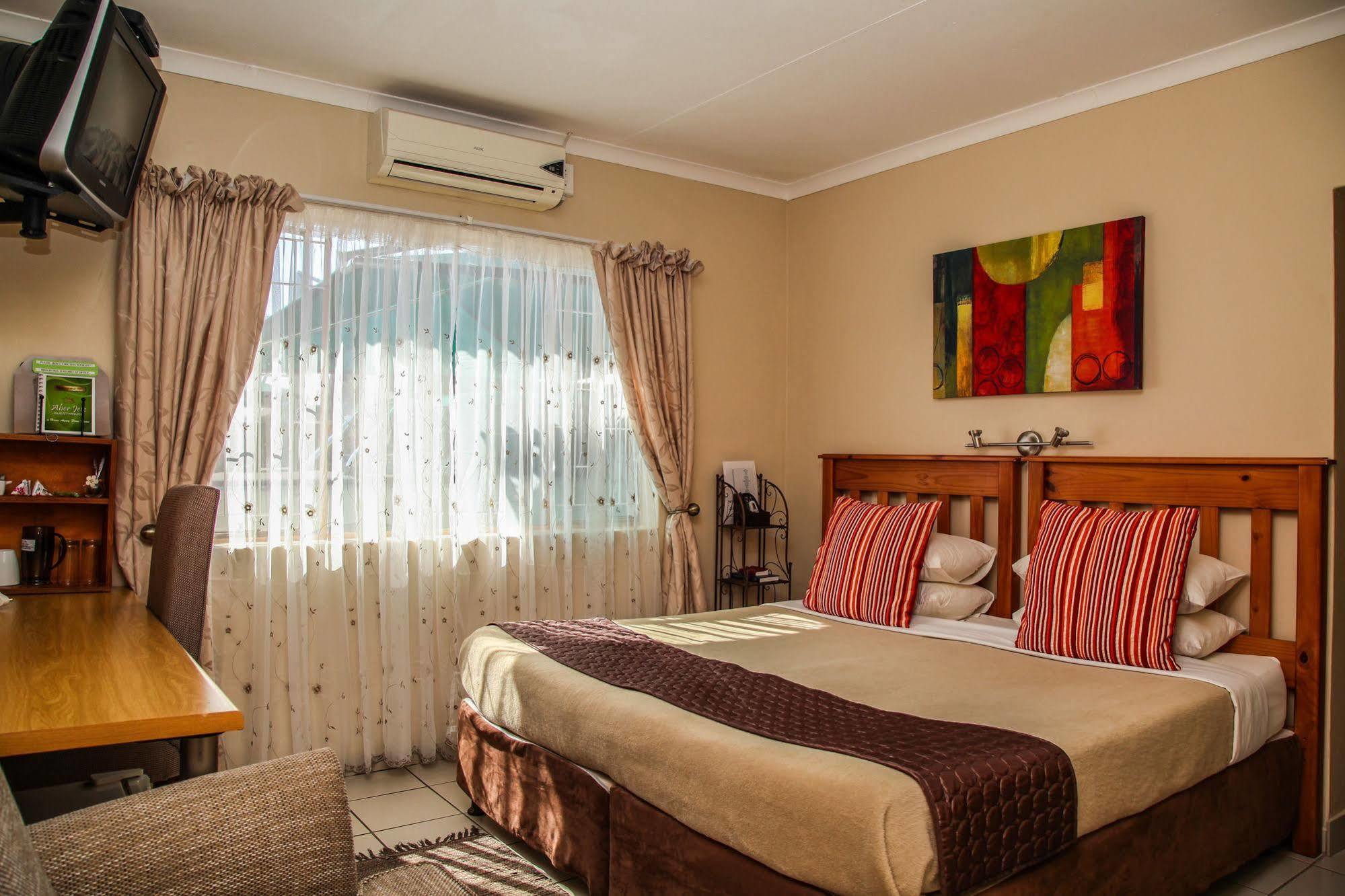 Aber Jetz Guesthouse Понгола Екстериор снимка